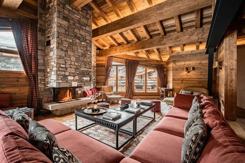 Chalet mit Ski-Zugang und Innenpool