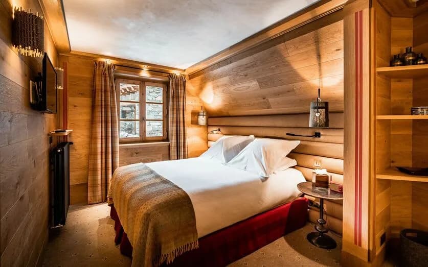 Chalet mit Ski-Zugang und Innenpool, Foto 2