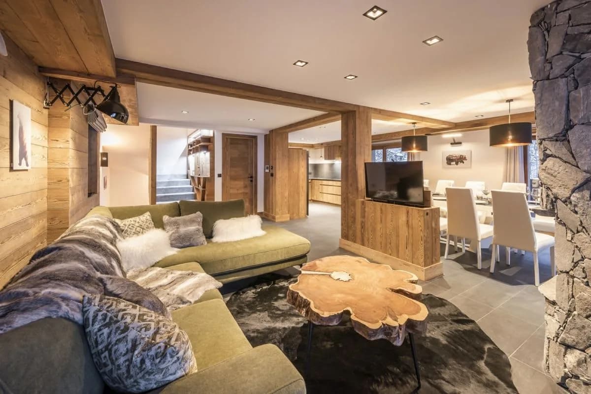 Family Friendly Ski In Out Chalet photo 2