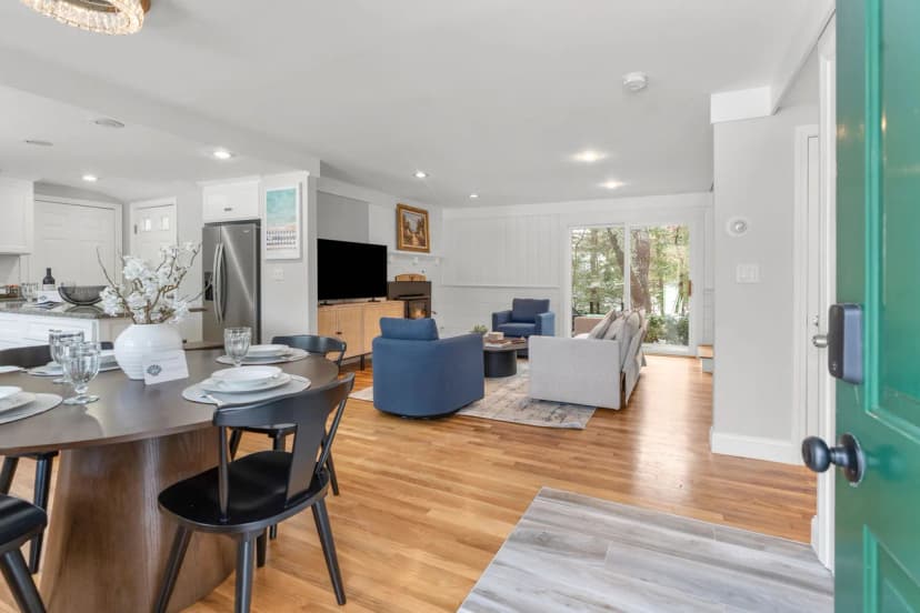 Falmouth Family Home: Beach, Fire Pit & Games!