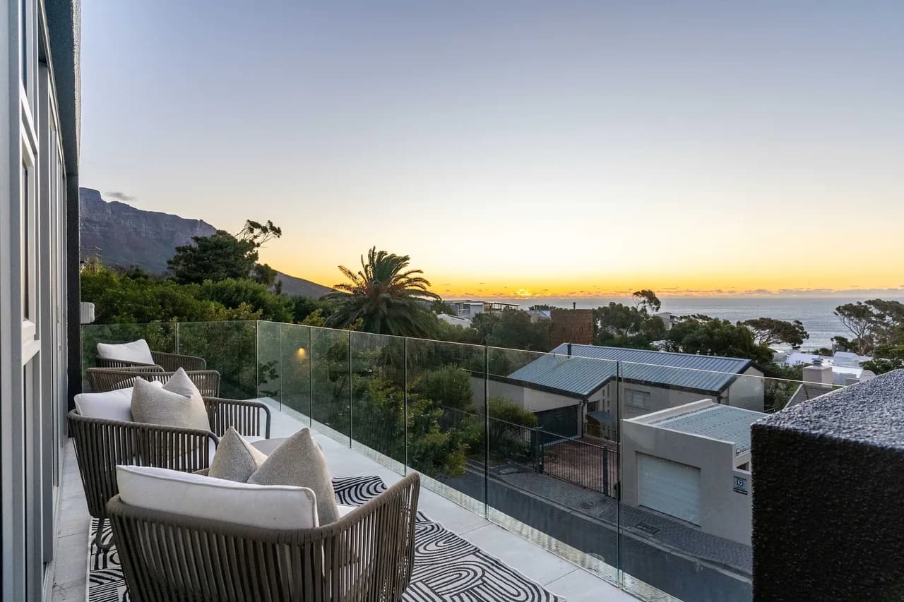 Villa mit Meerblick mit neun Schlafzimmern in Camps Bay, Foto 5