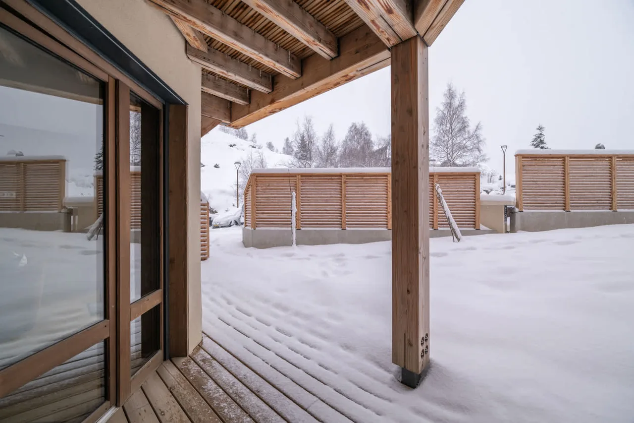 Elegant Ski Apartment With Mountain Charm photo 3