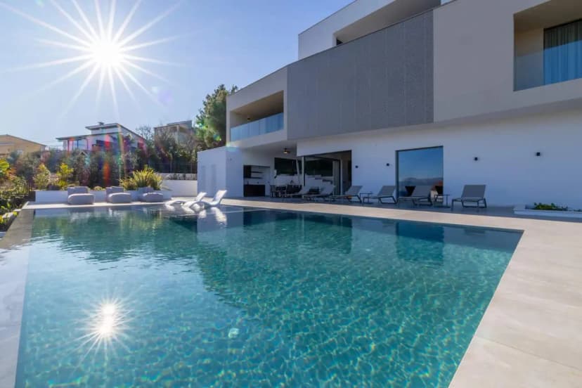 Luxury Nature Retreat With Sea Views