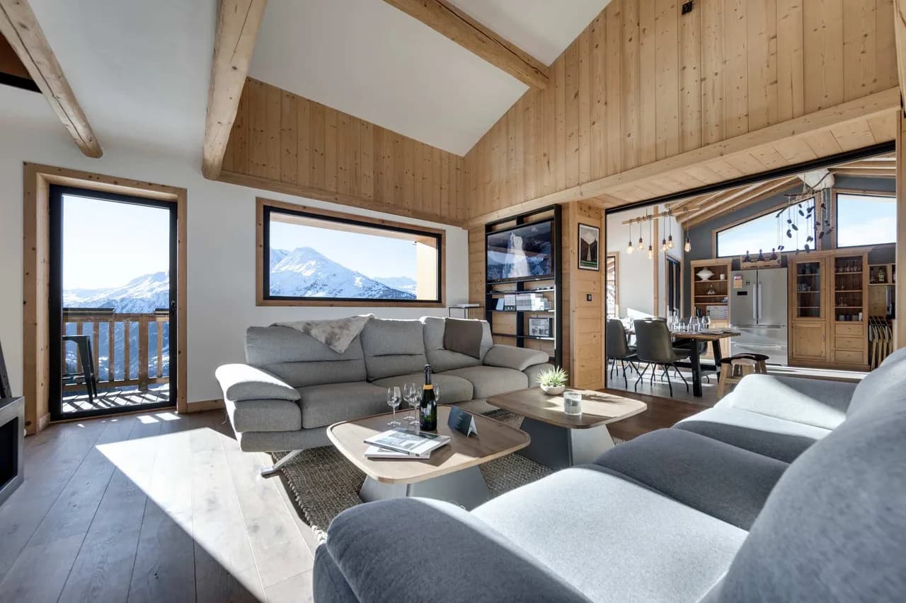 Alpen-Chalet mit Panoramablick auf die Berge, Foto 3