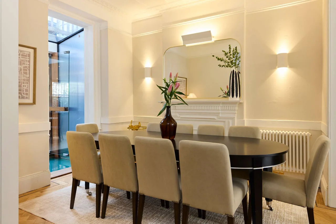 Elegant Five-Bedroom House in West London, Foto 3
