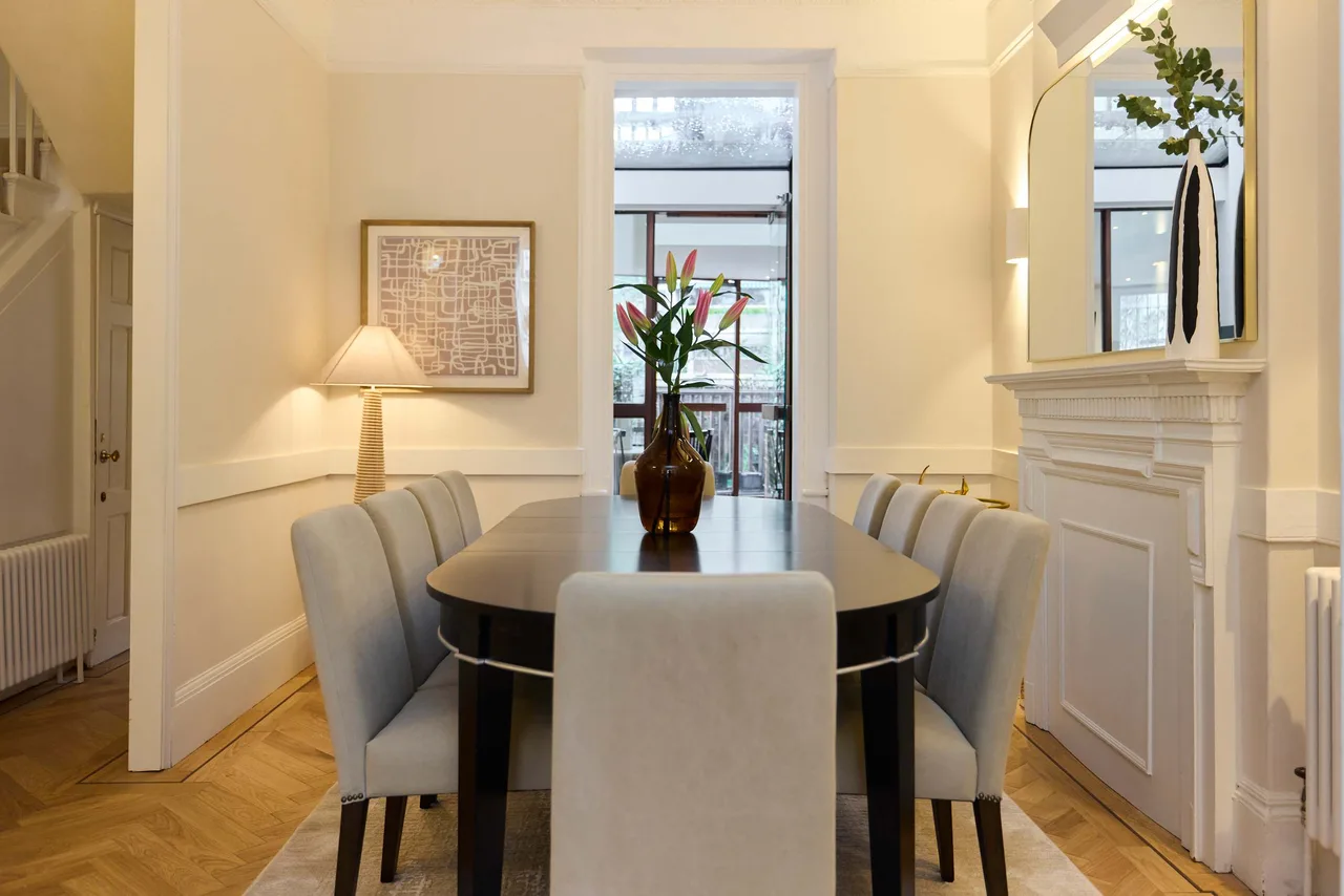 Elegant Five-Bedroom House in West London, Foto 4