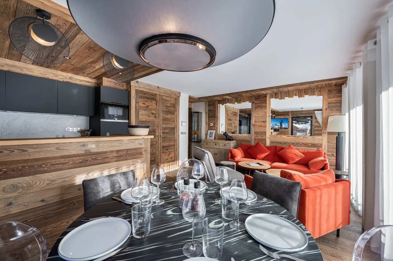 Mountain Apartment Overlooking Ski Slopes photo 4