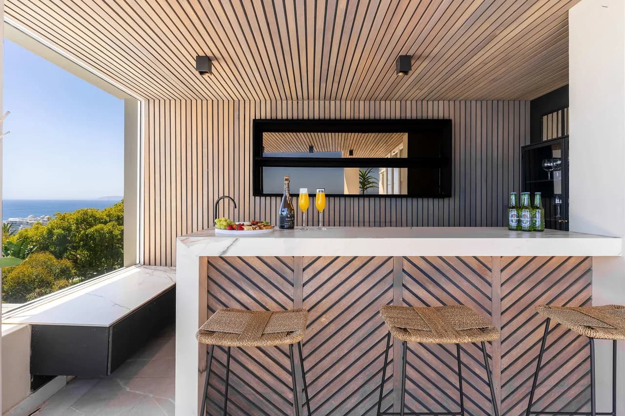 Two-Pool Villa with Ocean Views in Bantry Bay, Cape Town, Foto 2