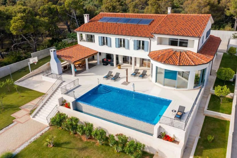 Beachfront Luxury Estate Near Historic Šibenik