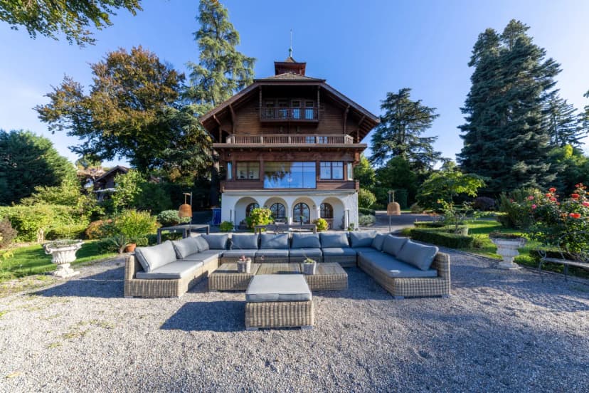 A Landmark Residence On Lake Geneva