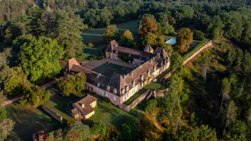 Château With Terraces Overlooking Dordogne Valley