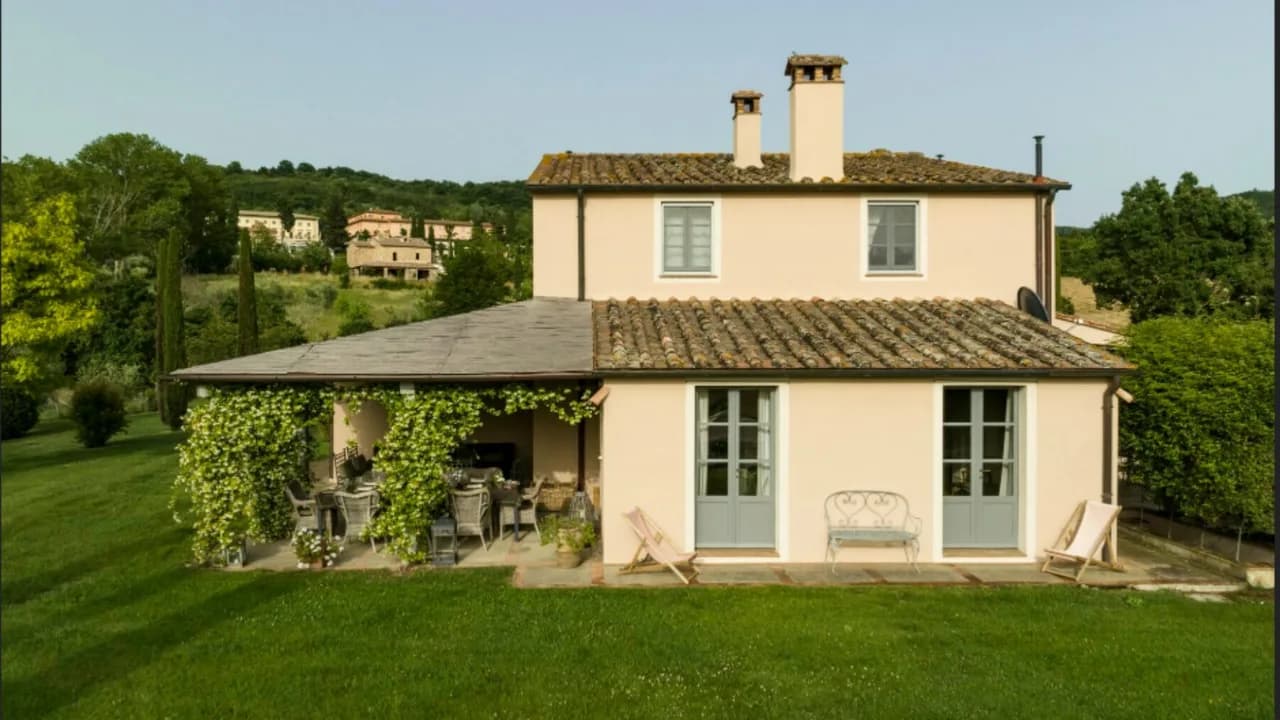 Elegant Villa Walk to Medieval Town photo 5