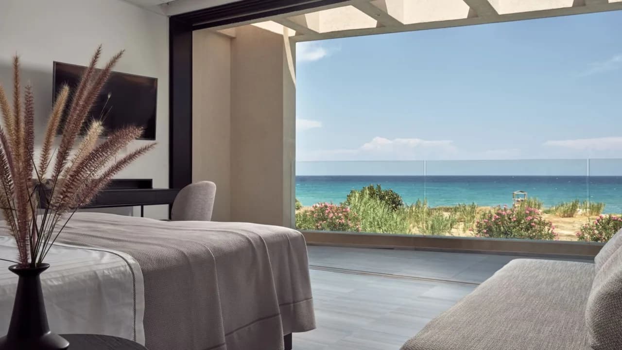 Moderne Strandflucht mit Infinity-Pool, Foto 4