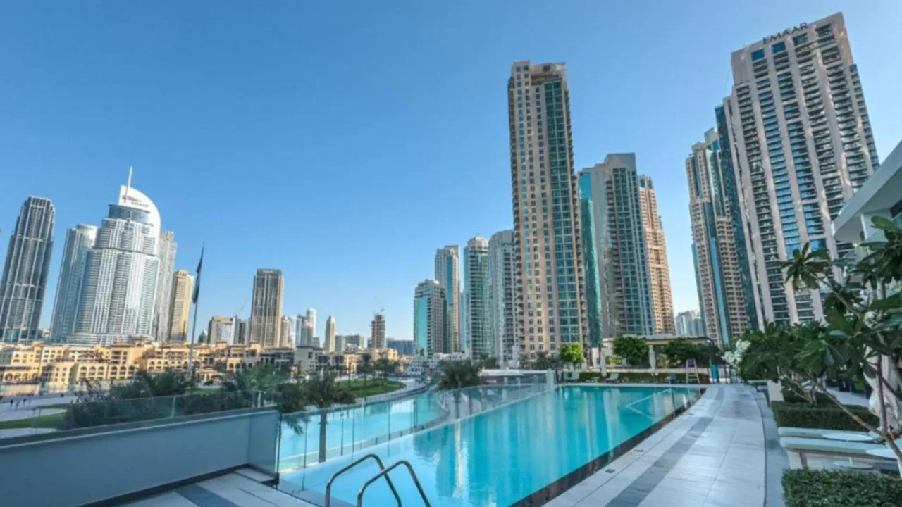 Appartement Sophistiqué en Ville avec Vue sur le Burj, photo 4