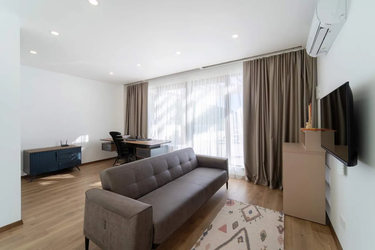 Modern Four-Bedroom Villa With Private Pool photo 3