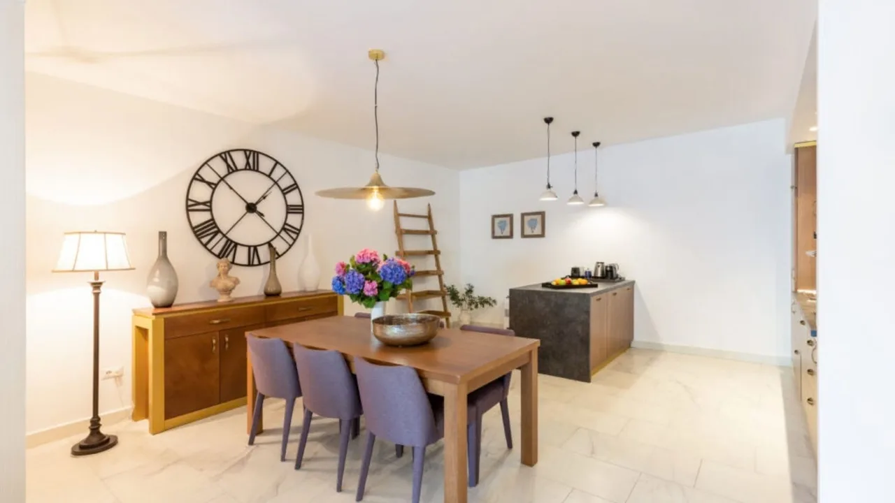 Mediterranean Villa With Scenic Bay Views photo 4