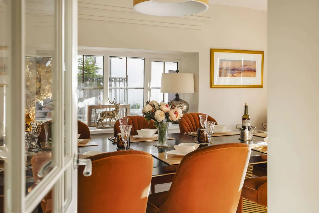 Garden-Facing Five Bedroom Villa in Windermere, foto 3