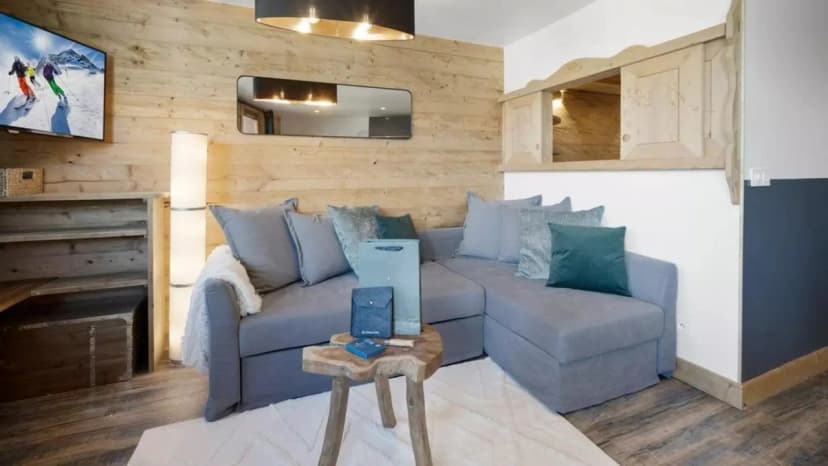 Ski Apartment With Mountain View Balcony
