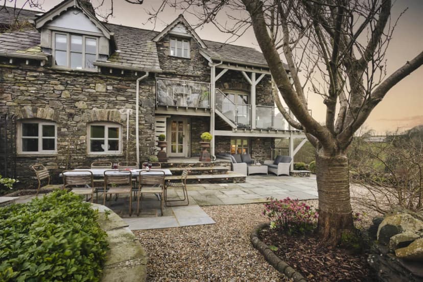 Stylish Five Bedroom Retreat in South Lakeland District