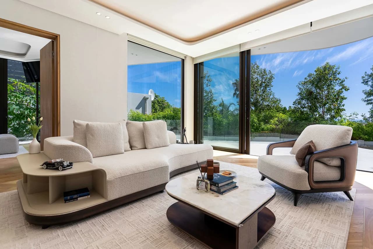Luxurious Pool Apartment in Green Point, Cape Town