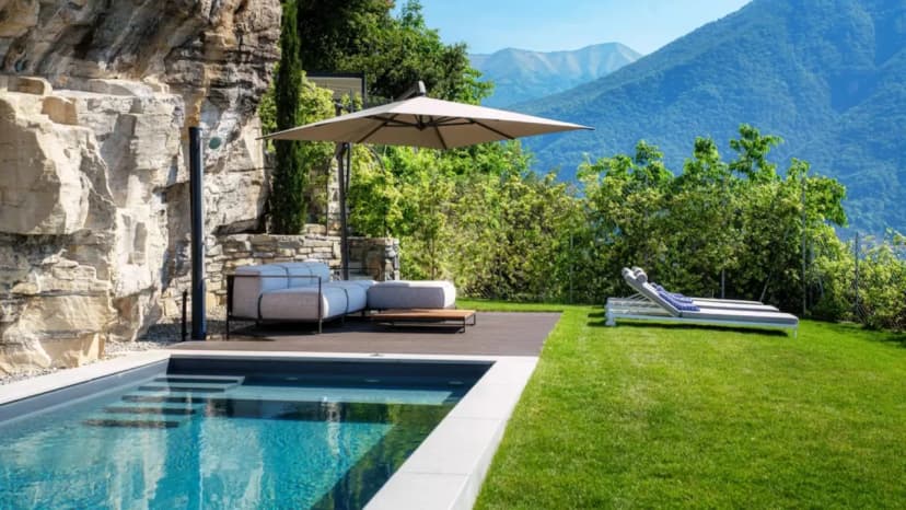 Beautiful Lakeview Villa With Private Pool