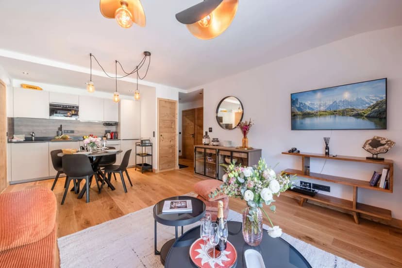 Apartment With Balcony in Prime Location