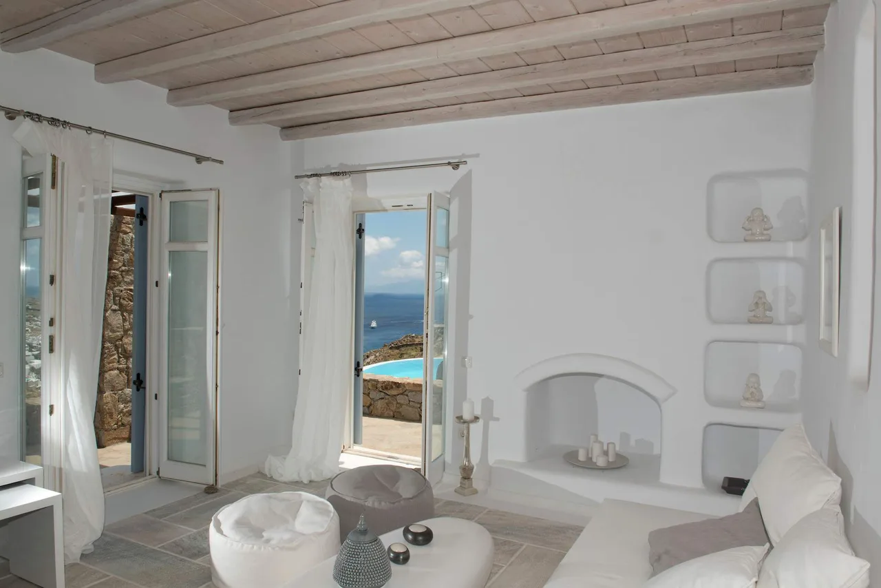 Eleganter Rückzugsort mit Pool und Pergola, Foto 4