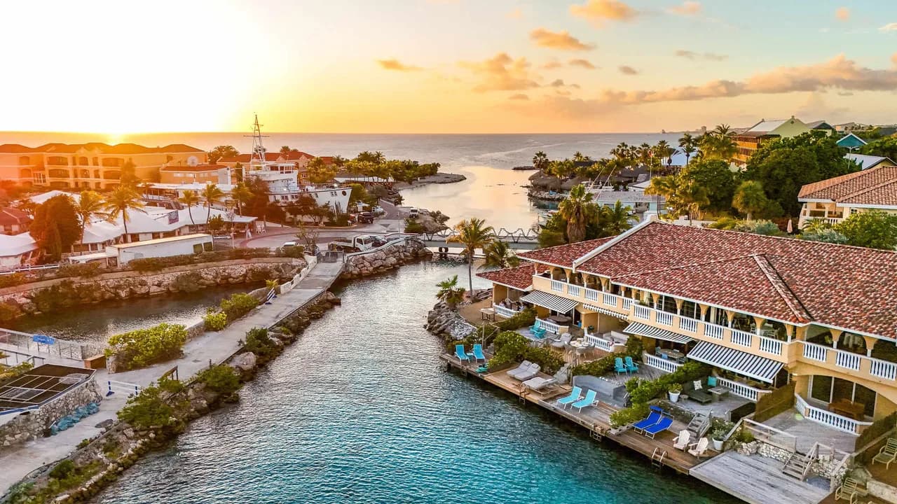 Beachfront Three Bedroom Retreat in Curacao