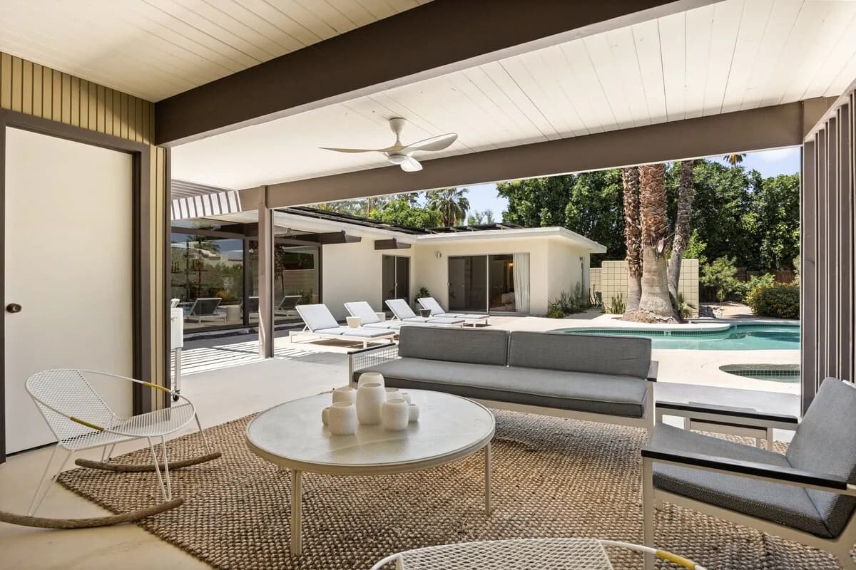 Mid-Century Pool Villa in Palm Springs, photo 5