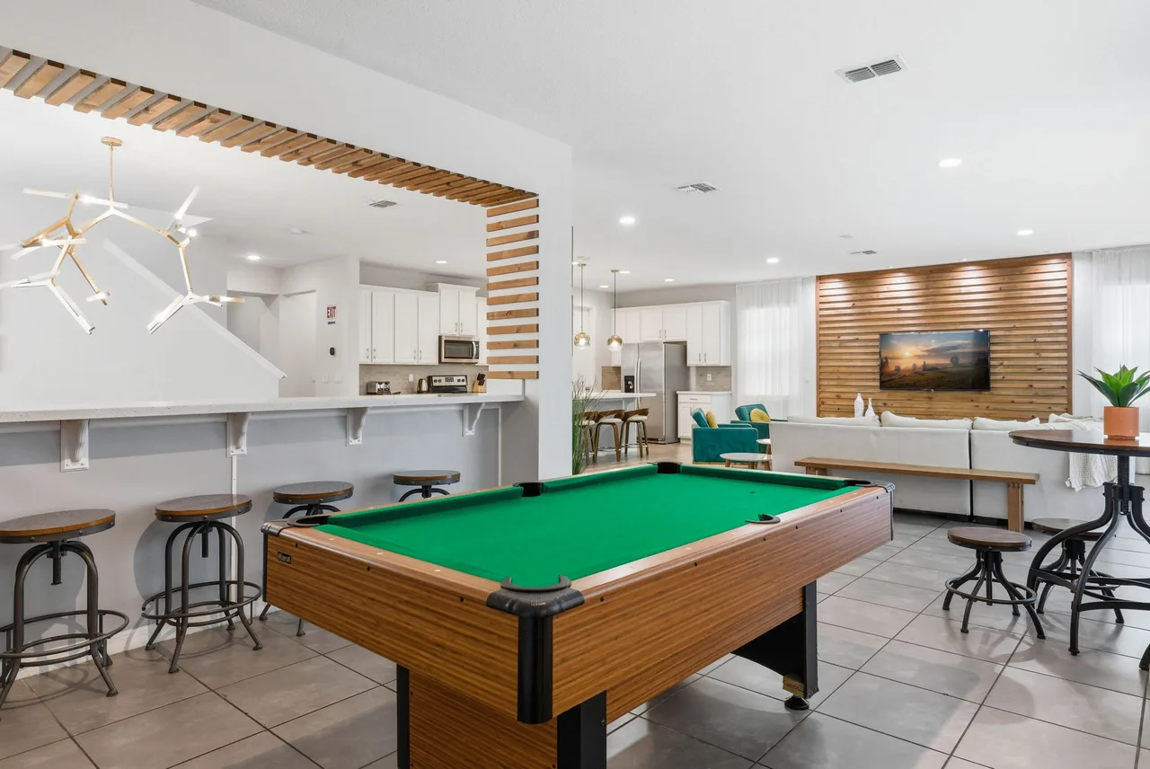 Upscale 9BR Stay with Pool and Themed Rooms photo 2