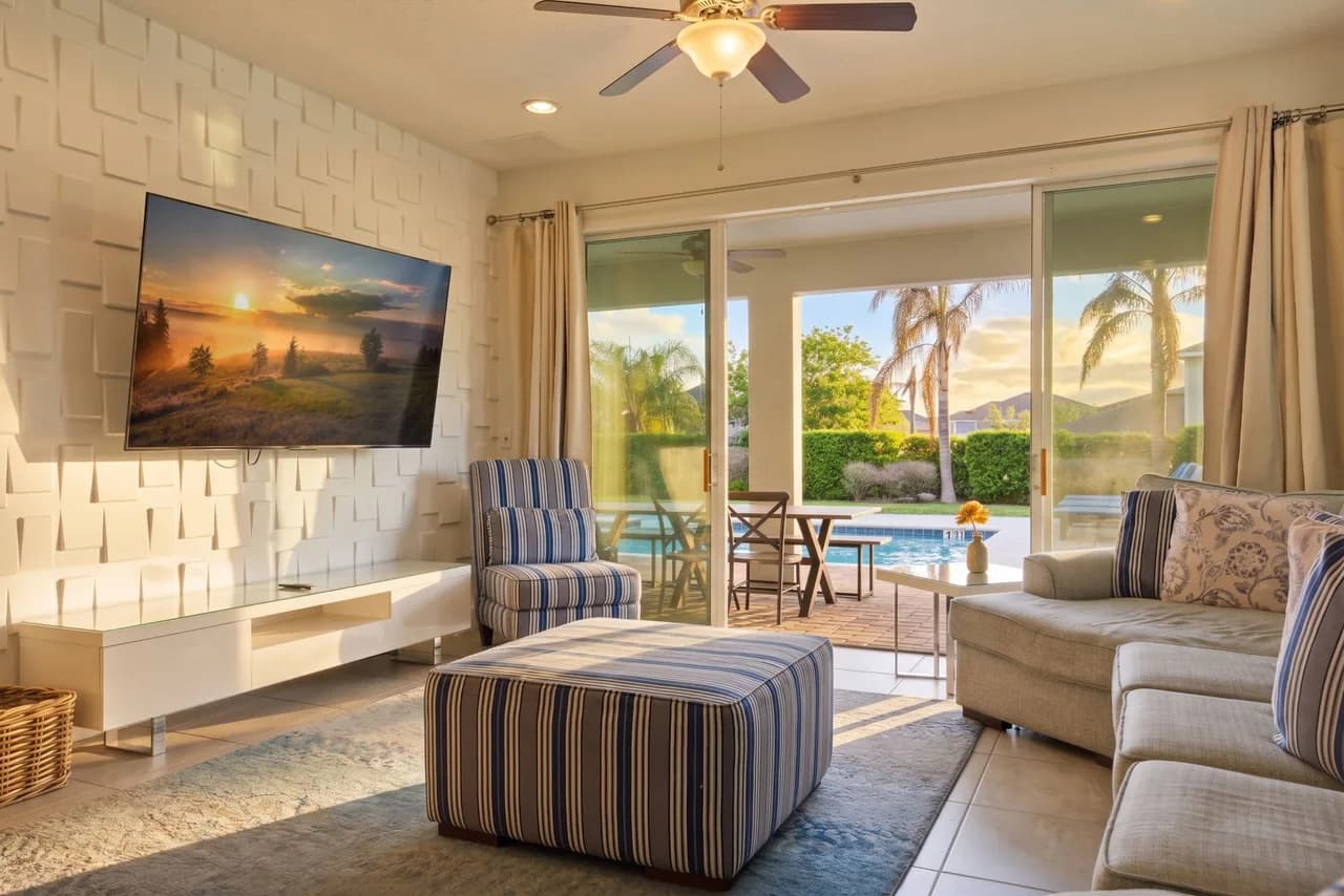 Contemporary Eight Bedroom Villa in Four Corners