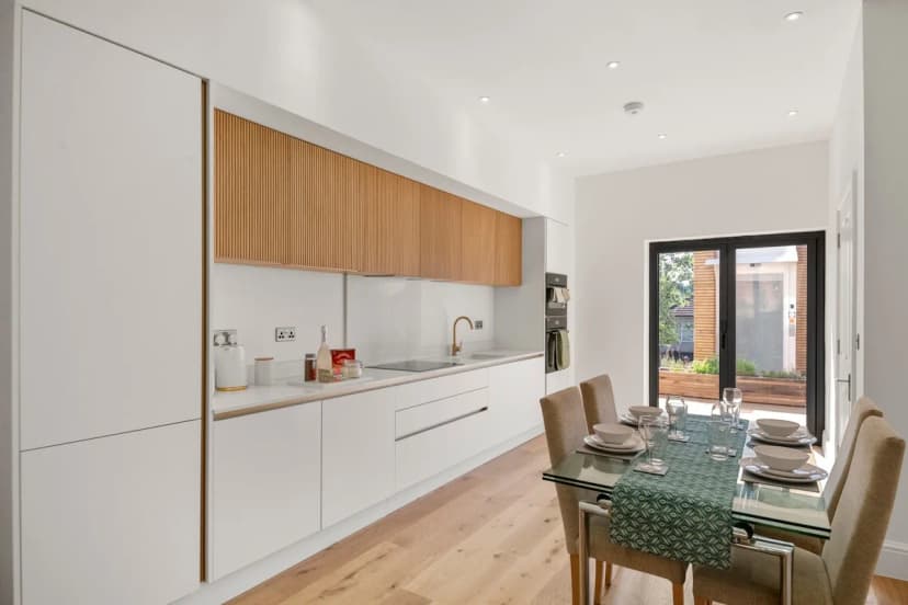 Modern 4BR Home, Ideal for Long Stays & Relocation