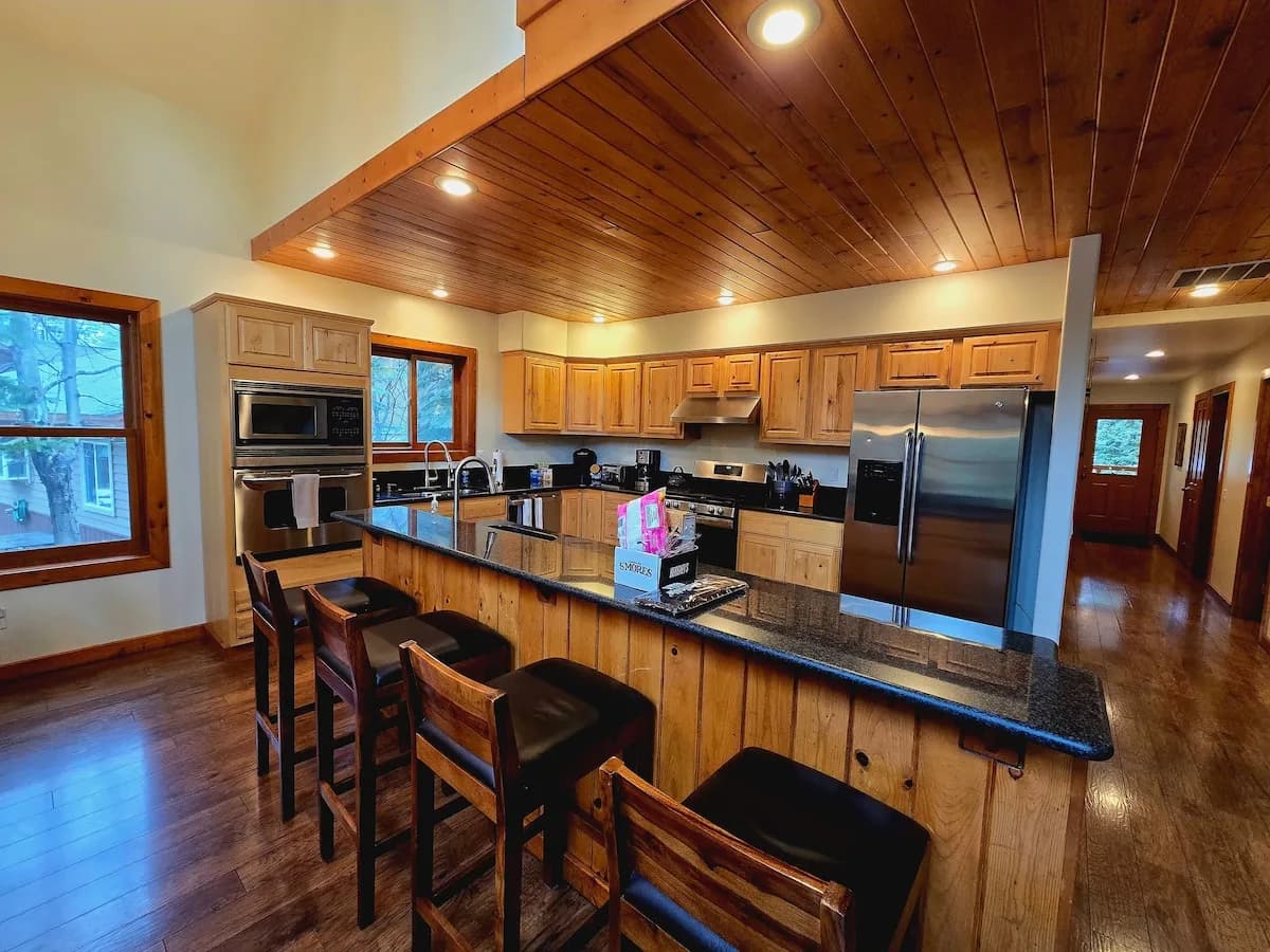 Pet-Friendly Retreat with Hot Tub in McCall photo 4