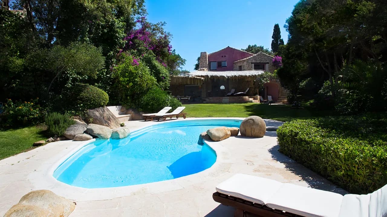 Stilvolle Costa Smeralda Villa mit Pool