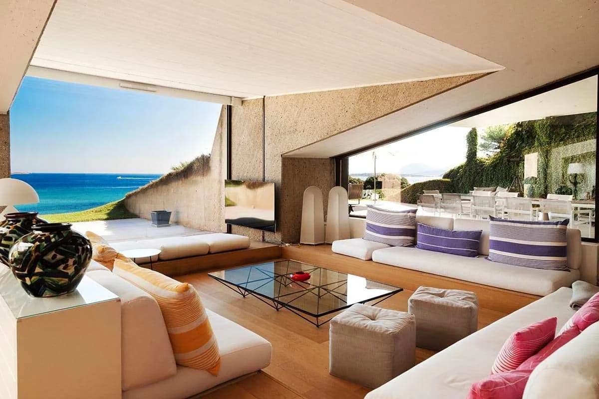 Luxusvilla mit weitläufigen, meerseitigen Terrassen, Foto 2