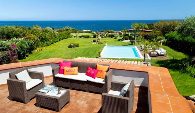 Luxury Coastal Retreat With Private Pool