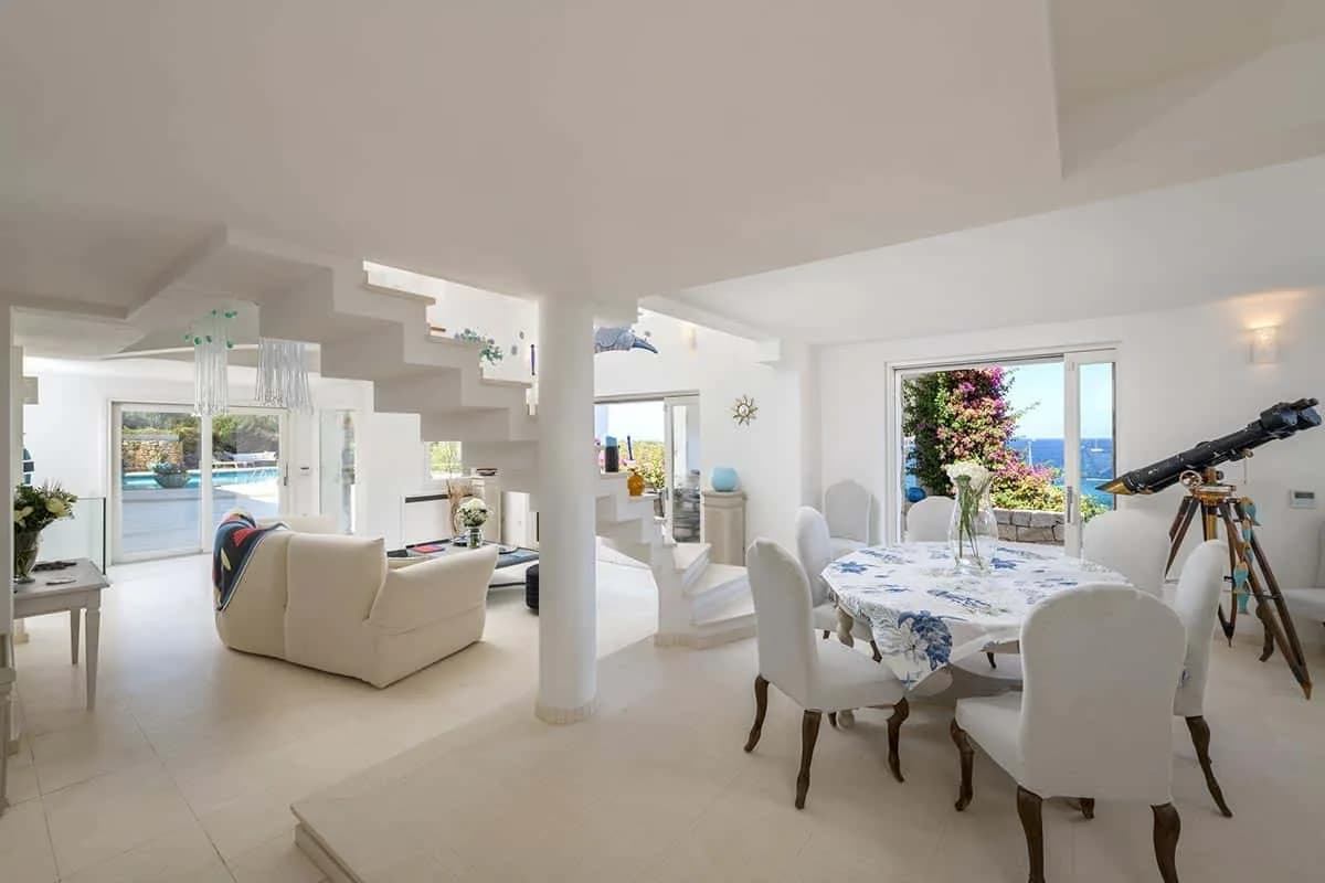 Waterfront Living With Pool and Verandas, Foto 5