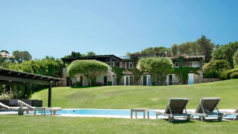 Prestigious Seaside Villa With Private Pool Retrea