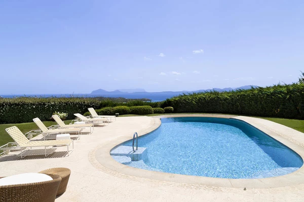 Luxusvilla mit beheiztem Pool, Spa & Meerblick