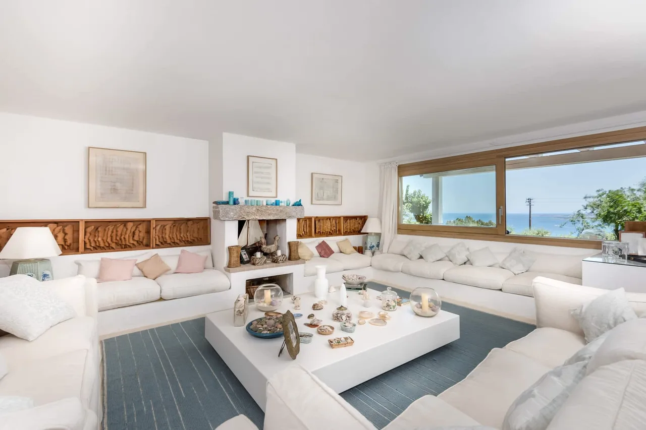 Beachfront Villa with Private Beach Access, Foto 2