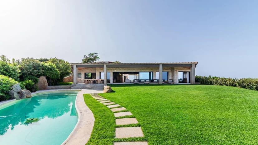 Minimalist Villa With Stunning Sea Views