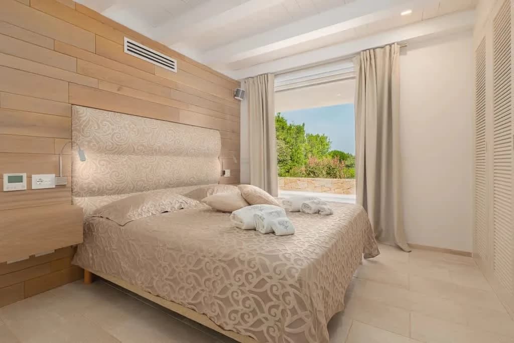 Modern 4-Bedroom Design Villa with Heated Pool photo 3