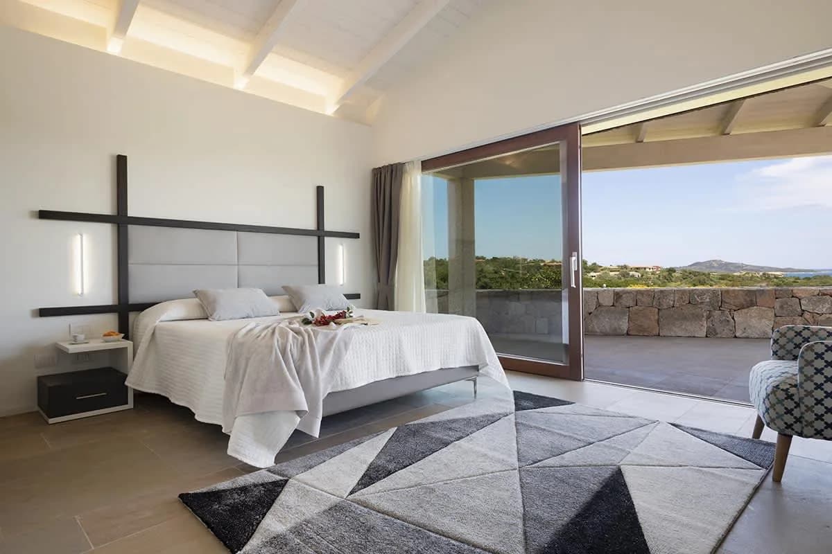 Moderne 6-Zimmer-Seeblickvilla mit Pool, Foto 2