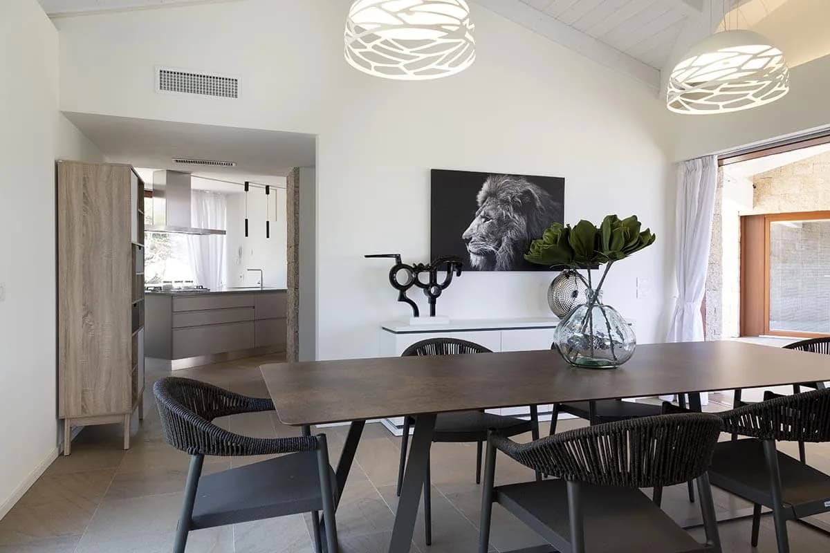 Moderne 6-Zimmer-Seeblickvilla mit Pool, Foto 5