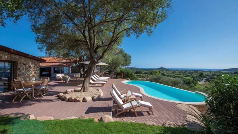 Stylish Villa Retreat Near Chia Beaches