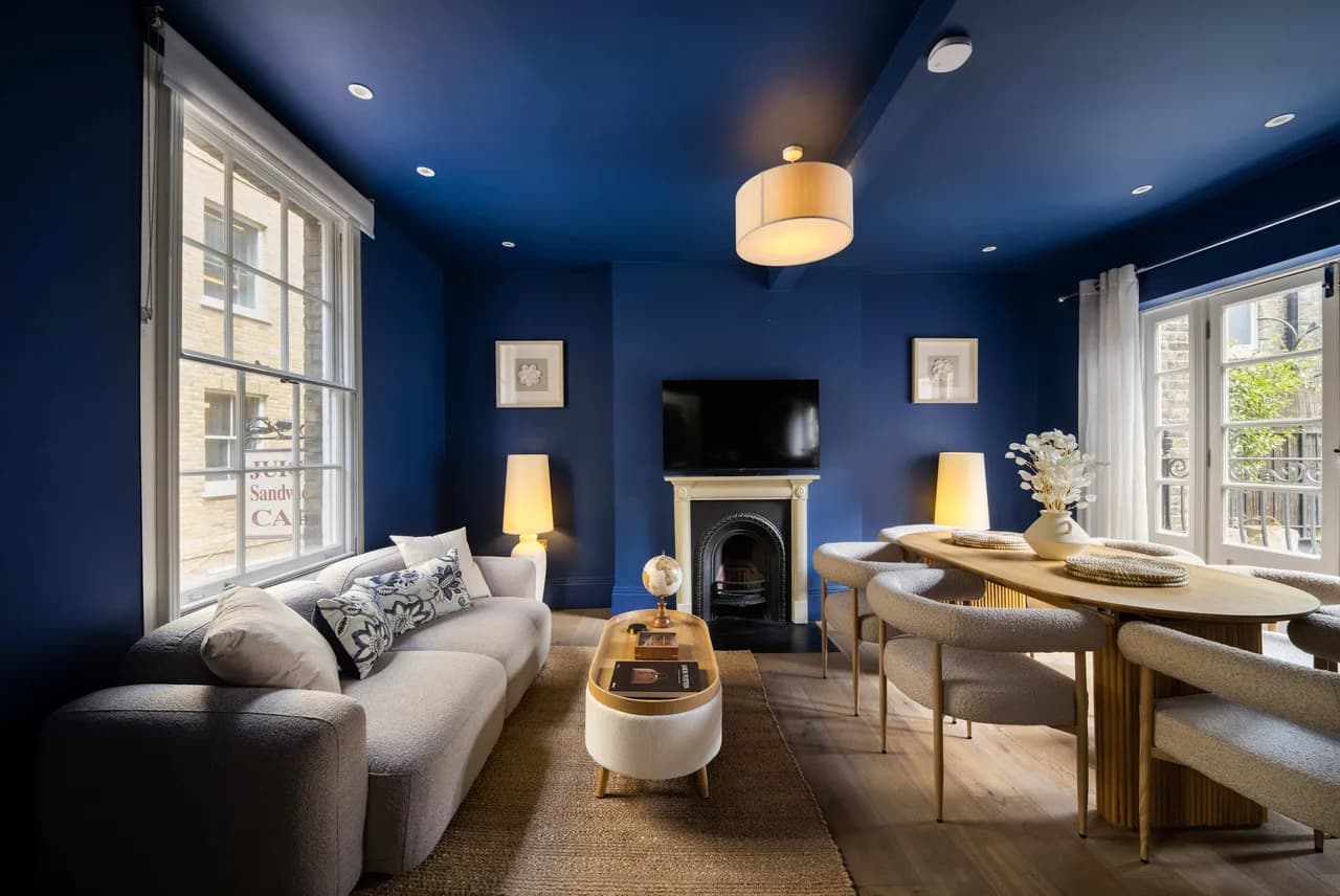 Elegant Three Bedroom House in Marylebone & Fitzrovia