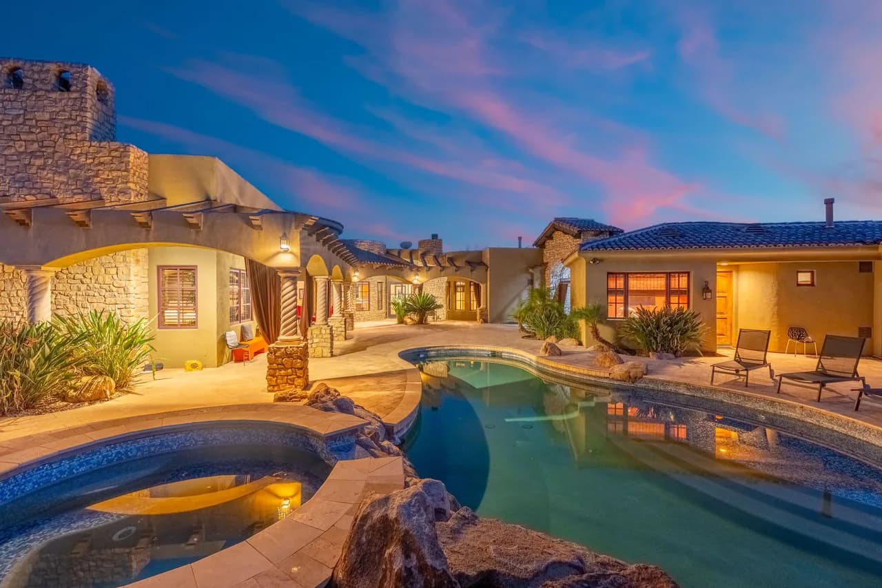 Luxury Estate with Pool, Desert Views & Casita, foto 2