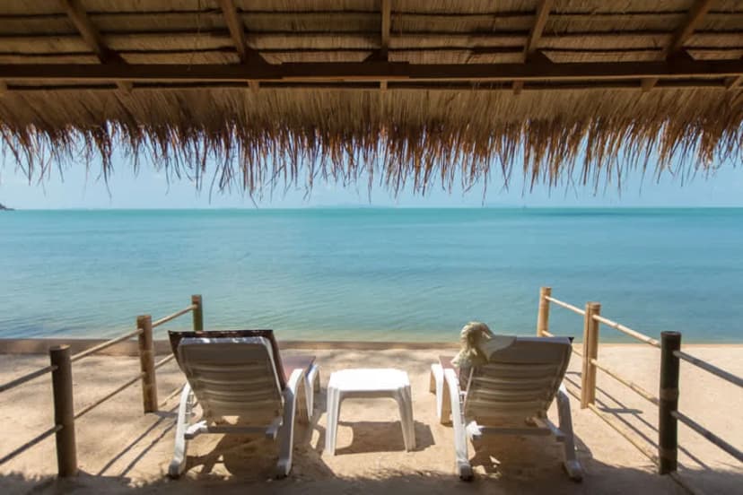 Elegant Beachfront King Suite Escape