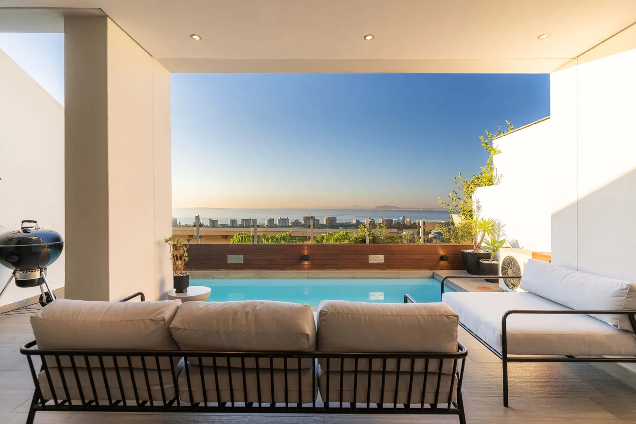 Sea View Villa with Pool in Green Point, Cape Town