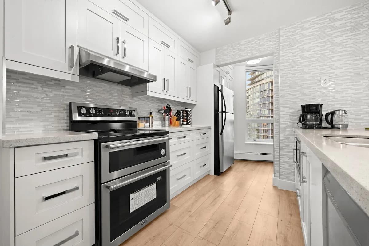Cozy Two Bedroom Retreat in Vancouver photo 4